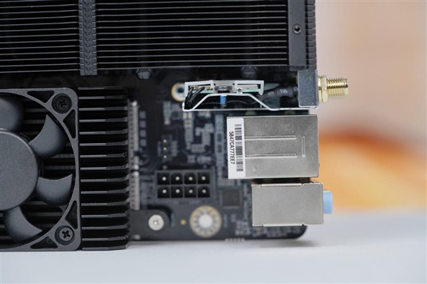 板載銳龍9 7945HX！銘凡BD790i主板圖賞