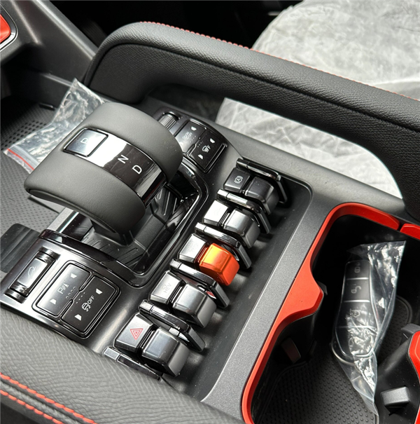 DMO平臺(tái)打造 比亞迪皮卡內(nèi)飾曝光：家族化旋轉(zhuǎn)屏未缺席