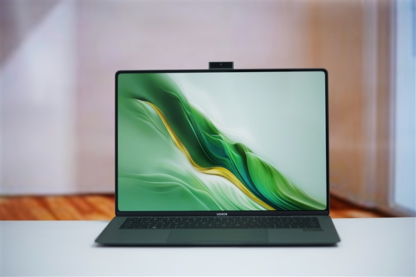 全球首發(fā)磁吸攝像頭！榮耀MagicBook Art 14圖賞