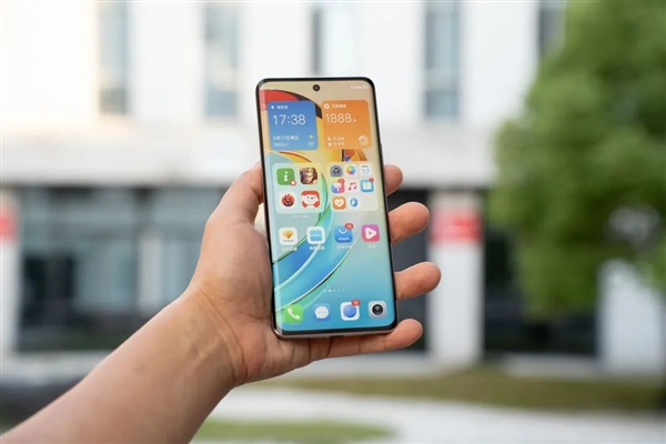 榮耀賣了1000萬臺(tái)的千元機(jī)：是不是因?yàn)殚L(zhǎng)得像華為