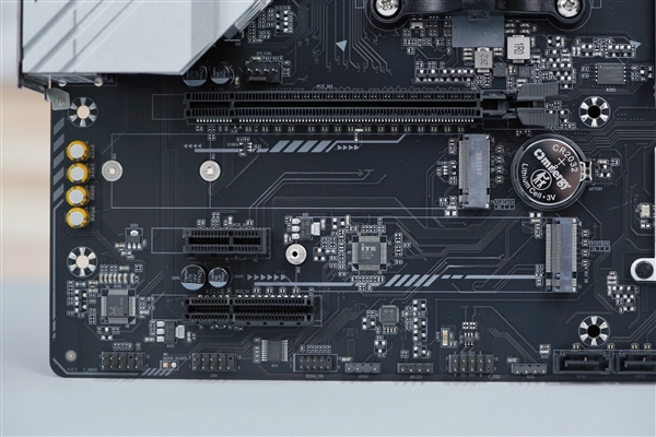 可解鎖230W功耗！銘瑄終結(jié)者B650M WIFI6主板圖賞