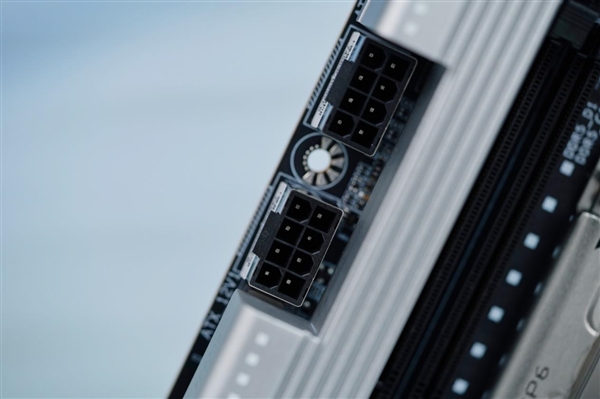 支持AMD銳龍線程撕裂者7000！技嘉TRX50 AERO D主板圖賞