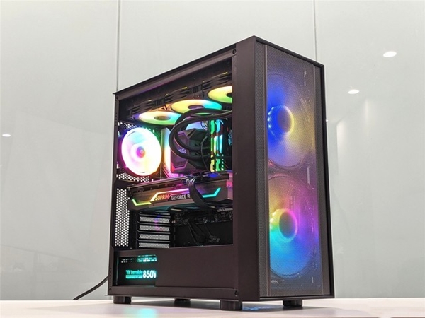 算了吧！電腦RGB光效好看不好玩