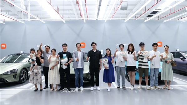 雷軍“微服私訪”：兩天奔四城、3900萬人云跟車