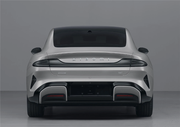 小米SU7新配置公布：搭寧德時(shí)代磷酸鐵鋰電池+220kW單電機(jī)