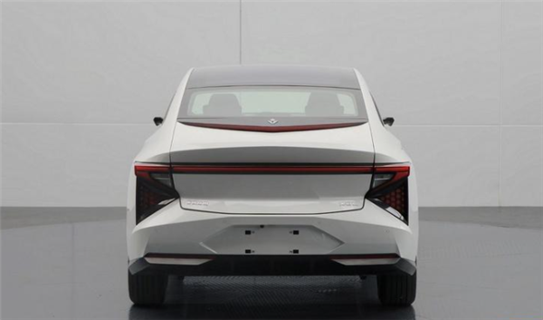 五聯(lián)屏設(shè)計貫穿中控！東風(fēng)本田靈悉L內(nèi)飾首次曝光