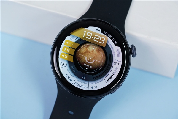 高顏值3D弧面表鏡！iQOO WATCH圖賞