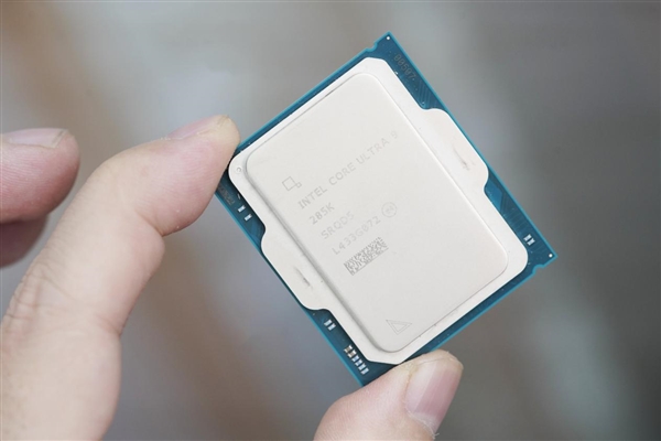 英特爾Ultra旗艦座駕！微星MEG Z890 ACE戰(zhàn)神主板套裝圖賞