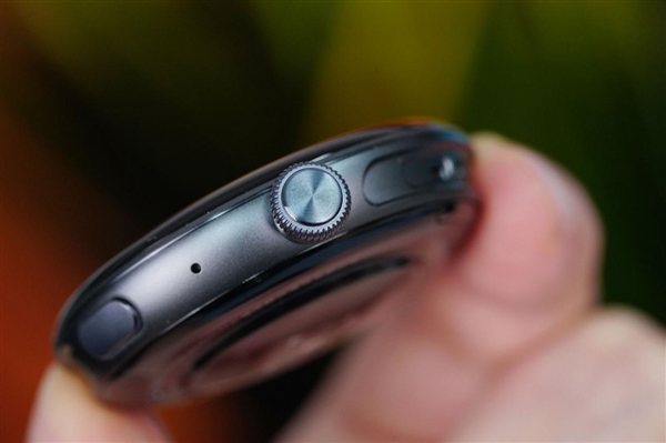 高顏值3D弧面表鏡！iQOO WATCH圖賞