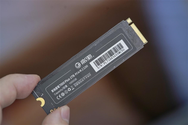 iPhone絕配！影馳首款磁吸移動(dòng)SSD PSD01圖賞