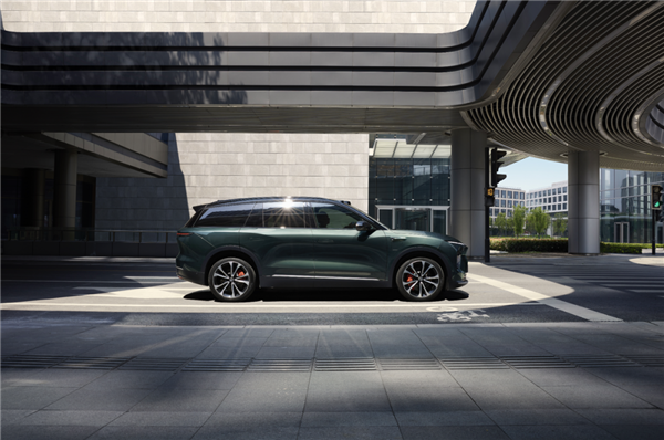 站穩(wěn)高端！二代平臺(tái)8車集結(jié)：蔚來下半年銷量和毛利將迎雙增長(zhǎng)