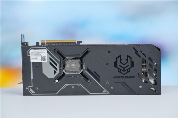 4K百幀旗艦！瀚鎧RX 7900 XTX顯卡圖賞