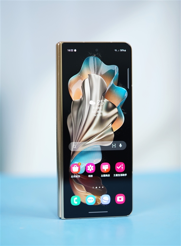 15999元輕薄大折疊旗艦！三星W24圖賞