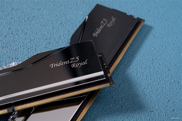 芝奇Trident Z5 Royal DDR5-7200 C36 48GB內(nèi)存上手：性能猛如虎