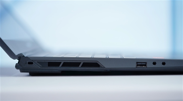 RTX 4070加持！機械革命新極光Pro 2024游戲本圖賞