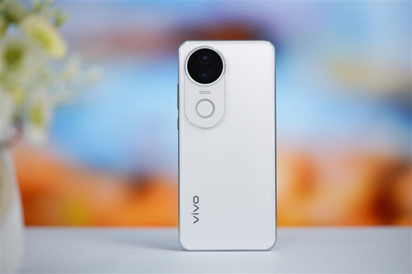 185g機(jī)身塞下6500mAh大電池！vivo S20圖賞