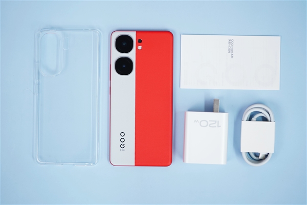 紅白撞色太吸睛！iQOO Neo9紅白魂圖賞