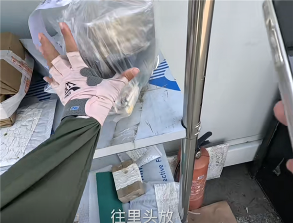 這年頭不會(huì)拍抖音 已經(jīng)不配跑外賣了(圖1) 這年頭不會(huì)拍抖音 已經(jīng)不配跑外賣了