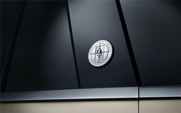 全尺寸SUV鼻祖！林肯領(lǐng)航員藍(lán)銀版上市：售價(jià)100.8萬(wàn)元