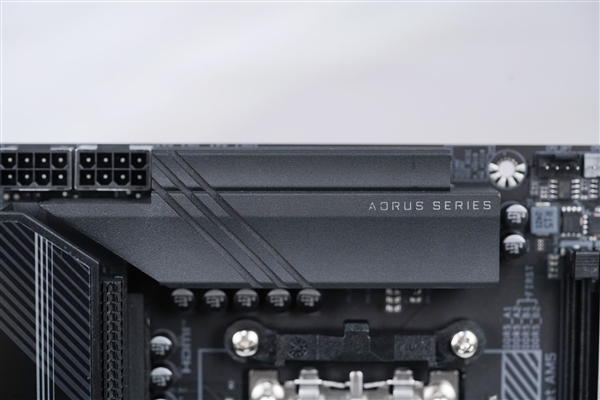 AI自動超頻！技嘉X870E AORUS MASTER超級雕主板圖賞