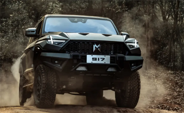 四電機僅需63.77萬起！東風(fēng)猛士917正式上市 硬派程度遠(yuǎn)超仰望U8