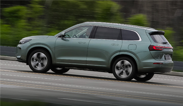 余承東推薦、老車主怒贊！華為DATS到底是什么：坐電車也不暈了