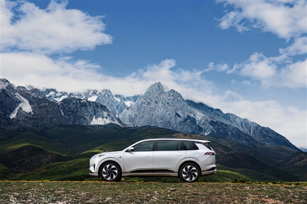 比六座更好賣 東風奕派008五座版開售：訂單已破2萬臺