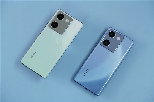vivo史上最輕薄5000mAh手機(jī)！vivo Y100圖賞
