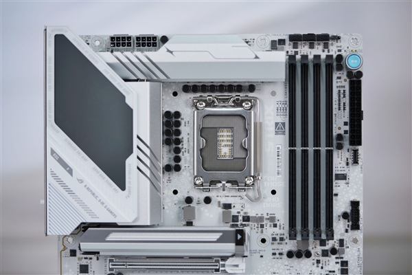 超頻從未如此簡(jiǎn)單！華碩ROG STRIX Z890-A GAMING WIFI S吹雪主板圖賞