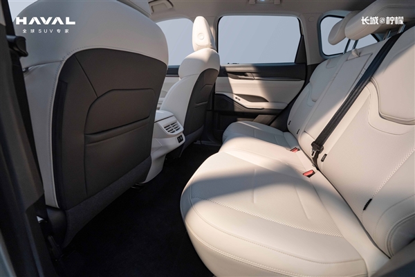 燃油國(guó)產(chǎn)神車 新一代哈弗H6內(nèi)飾官圖發(fā)布：換懷擋、更年輕