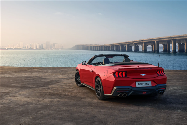 這臺(tái)40萬(wàn)的敞篷跑車(chē) 勸你跟我一起等二手