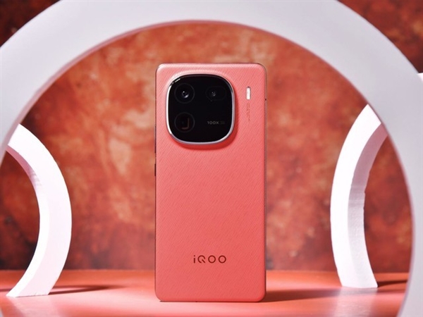 首款擁有潛望長(zhǎng)焦的驍龍8 Gen3旗艦！iQOO 12上手