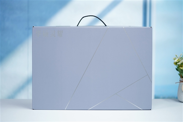 首臺酷睿Ultra筆記本！華碩靈耀14 2024 AI超輕薄本圖賞