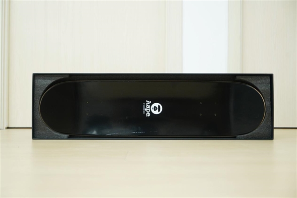 竟然是一塊滑板！Redmi Note 13系列發(fā)布會(huì)邀請(qǐng)函圖賞