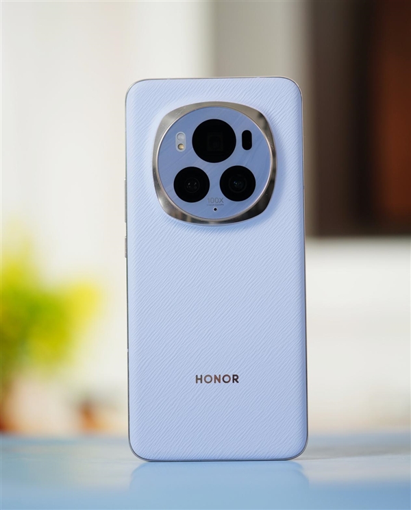 壓花素皮絕美！榮耀Magic 6 Pro流云紫圖賞