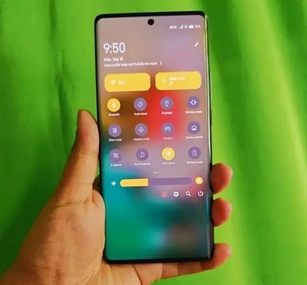 iQOO 12被曝反向升級(jí) 藍(lán)廠版鴻蒙OS要來(lái)了！