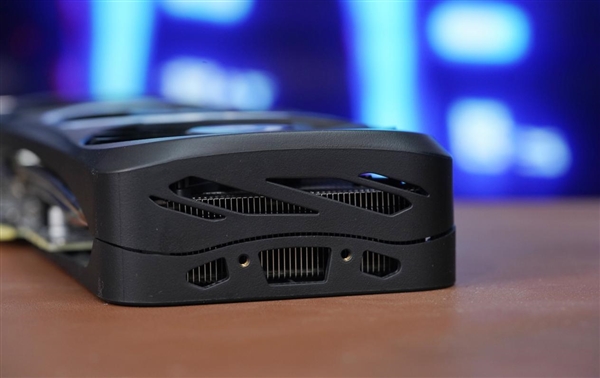 超級IP破次元壁！索泰RTX 4070 SUPER 12GB毒液聯(lián)名顯卡圖賞