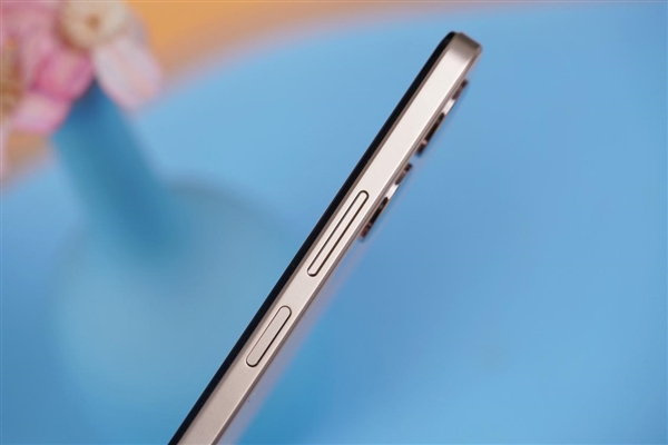 5000mAh長續(xù)航！輕薄千元機vivo Y35圖賞