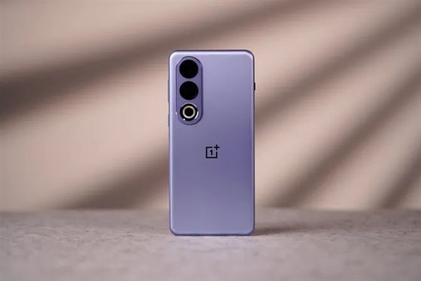 千元機皇 小8Gen3+1.5K直屏+5500mAh大電池 有點香啊！