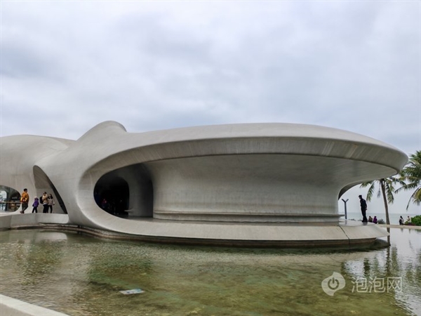 榮耀90 GT上手：游戲滿幀 性能釋放堪比驍龍8 Gen3旗艦