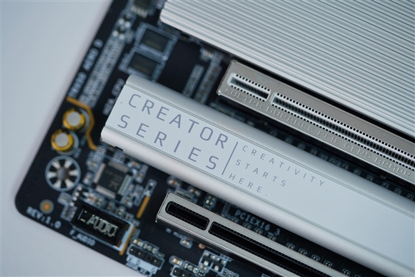 支持AMD銳龍線程撕裂者7000！技嘉TRX50 AERO D主板圖賞