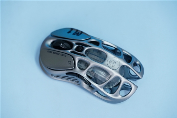 鏤空設(shè)計很科幻！重力星球破繭三模游戲鼠標圖賞