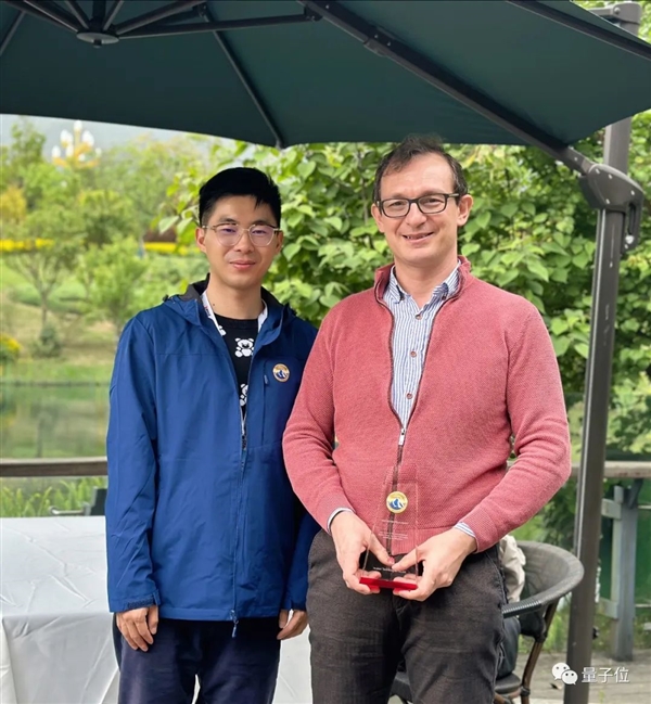 華為天才少年研究課題！背后存儲(chǔ)團(tuán)隊(duì)發(fā)布兩大新品：均面向大模型