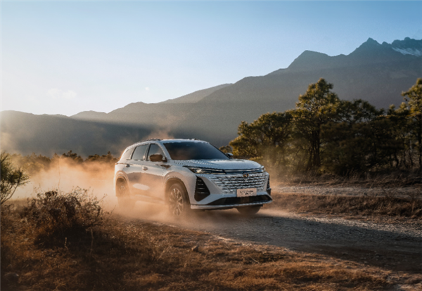 哈弗H6最強(qiáng)敵手 新款長安CS75 PLUS冠軍版發(fā)布：標(biāo)配愛信8AT