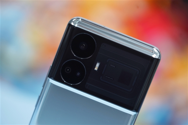 充電最快驍龍8 Gen2旗艦！真我GT5圖賞