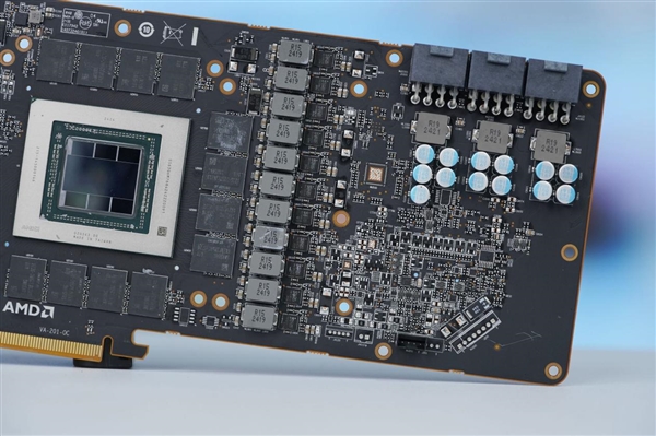 4K百幀旗艦！瀚鎧RX 7900 XTX顯卡圖賞