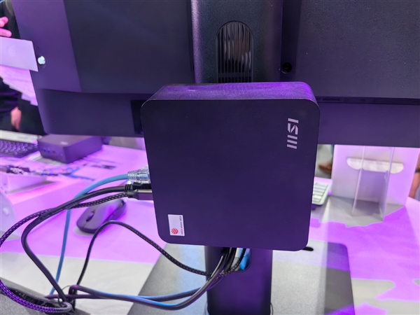 微星大秀商用迷你機(jī):有的0.826升好身材 有的i7-14700處理器(圖6) 微星大秀商用迷你機(jī):有的0.826升好身材 有的i7-14700處理器