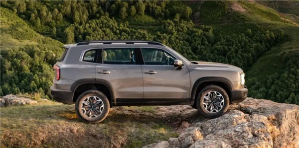 售價12.39萬起！全新哈弗大狗上市 新增2.0T四驅(qū)版本