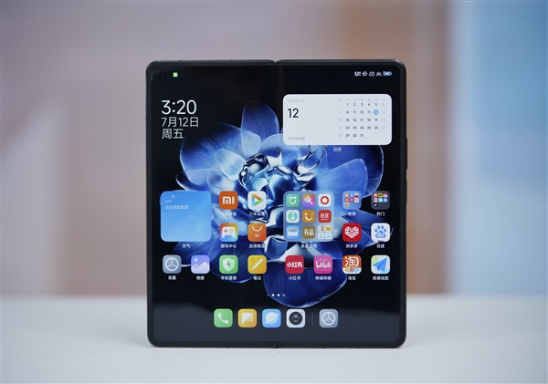 僅226g輕薄大折疊！小米MIX Fold 4圖賞