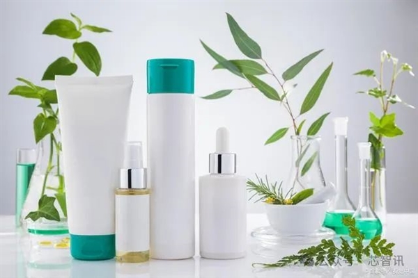 為何晶圓廠里的女性禁止化妝：揭秘這背后隱藏的良率殺手